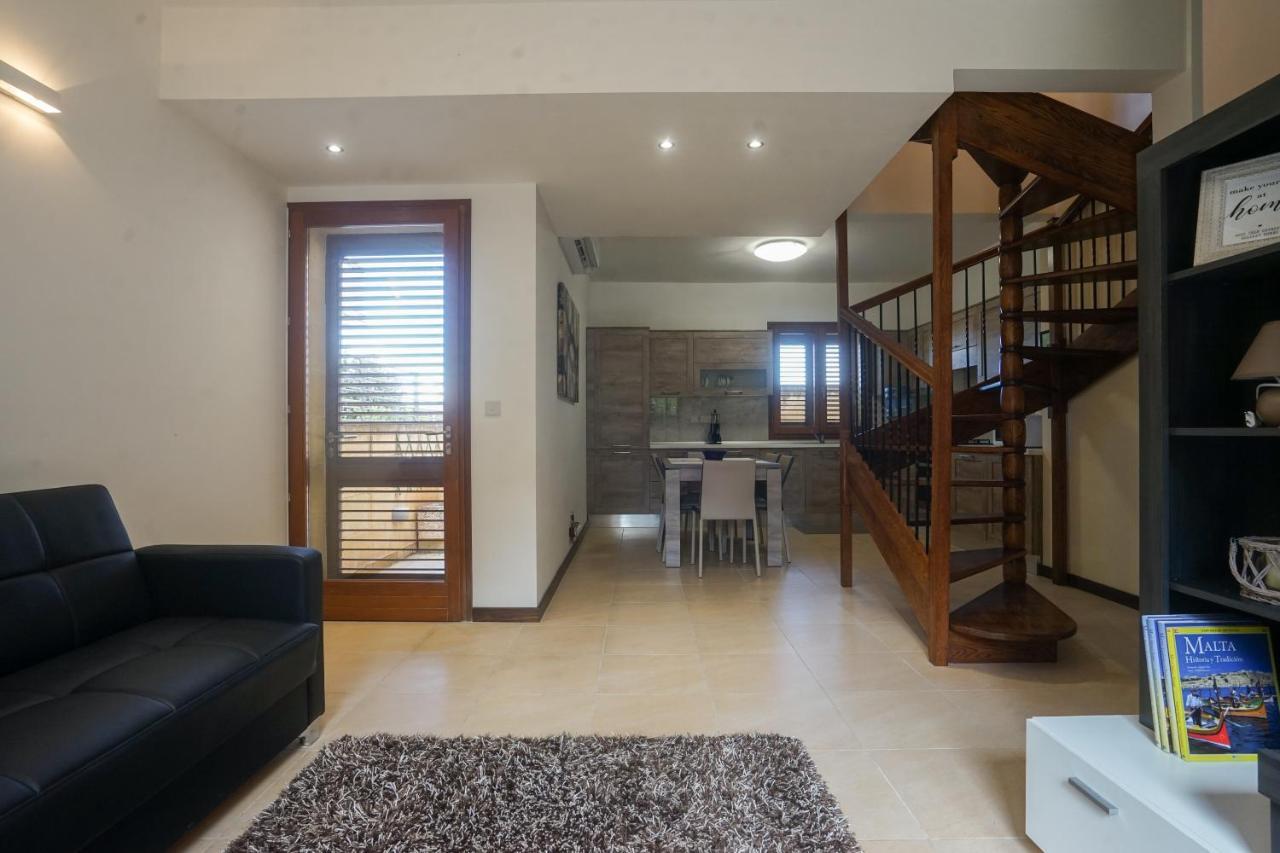 Getawaynpetto Private Duplex Maisonette With Jacuzzi Hot Tub Mgarr Dış mekan fotoğraf