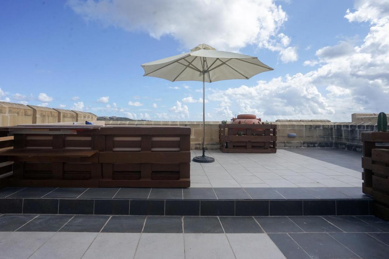 Getawaynpetto Private Duplex Maisonette With Jacuzzi Hot Tub Mgarr Dış mekan fotoğraf