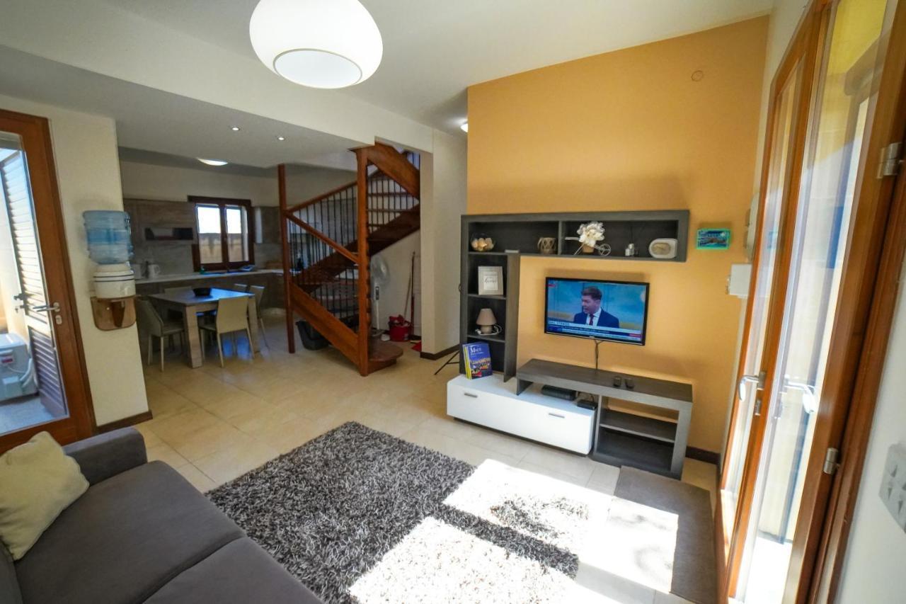 Getawaynpetto Private Duplex Maisonette With Jacuzzi Hot Tub Mgarr Dış mekan fotoğraf