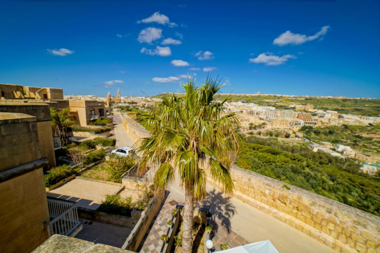Getawaynpetto Private Duplex Maisonette With Jacuzzi Hot Tub Mgarr Dış mekan fotoğraf